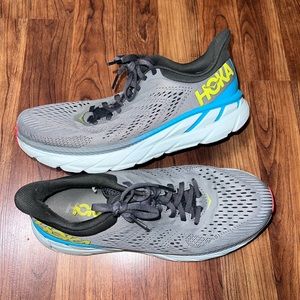womens hokas clifton one size 10